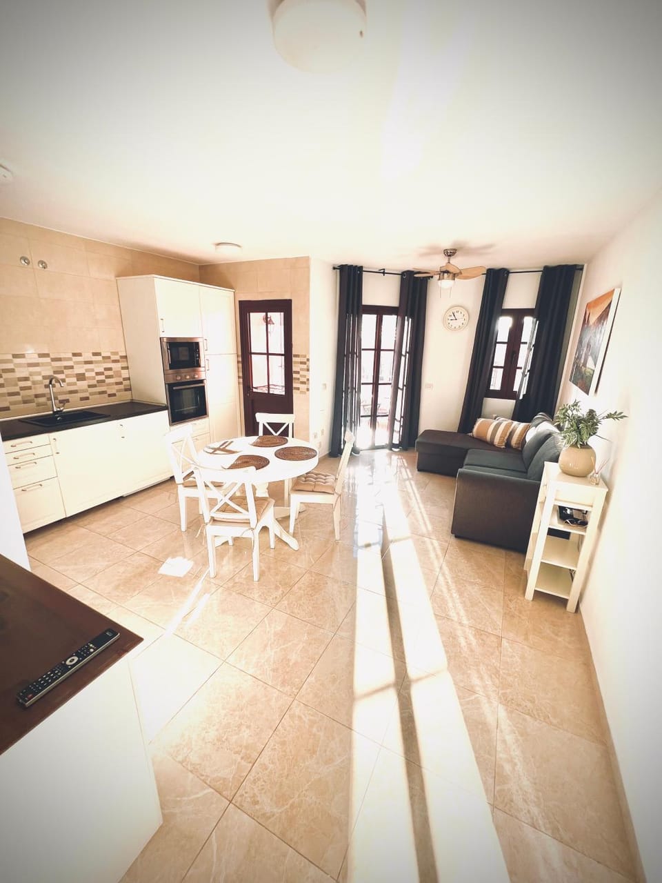 Living room, Dining area