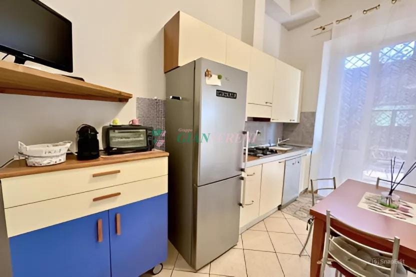 Kitchen or kitchenette, Dining area, dishwasher, oven, pet friendly, stove
