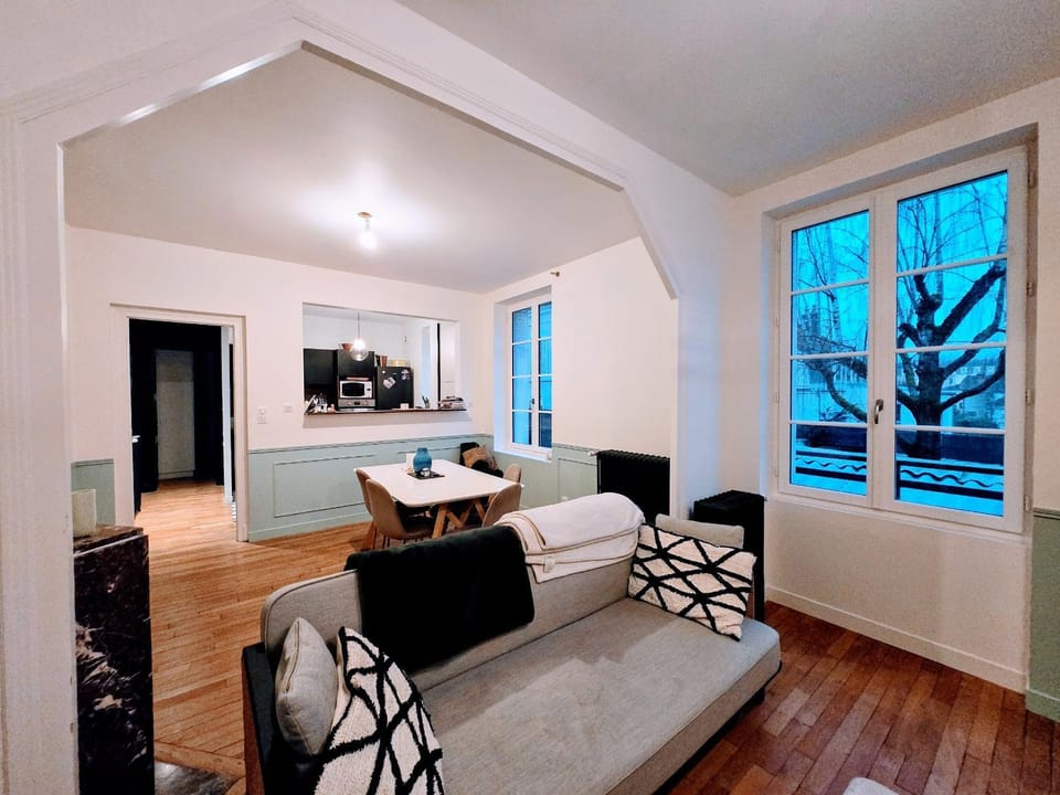 Communal lounge/ TV room, Living room