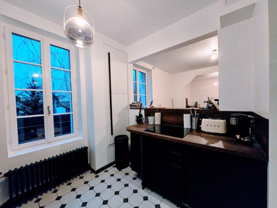 Kitchen or kitchenette