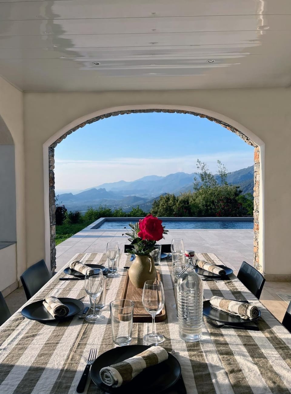 Natural landscape, View (from property/room), Balcony/Terrace, Balcony/Terrace, Dining area, Mountain view