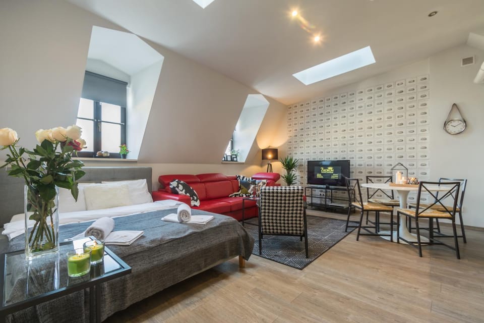 Living room, Other, Photo of the whole room, Decorative detail, Seating area, Dining area, Bedroom