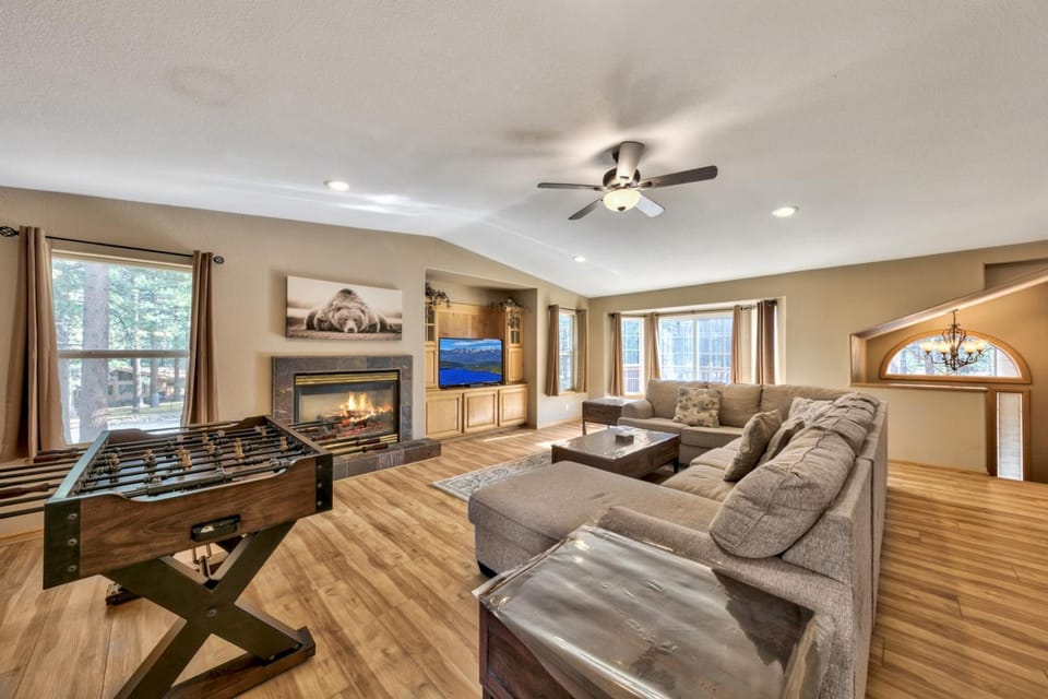 1213GB Golden Bear Tahoe Home House in South Lake Tahoe