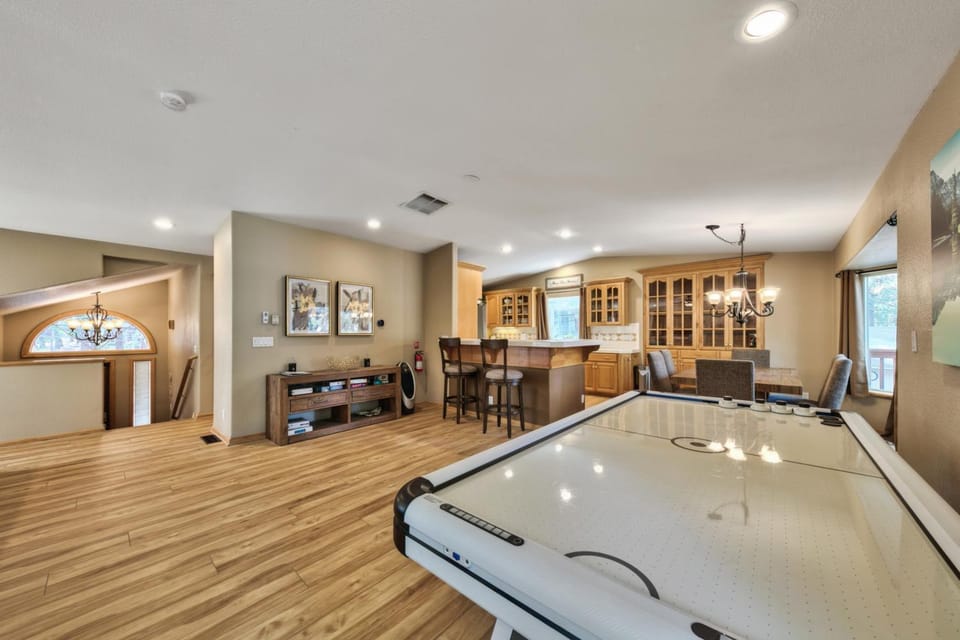 1213GB Golden Bear Tahoe Home House in South Lake Tahoe