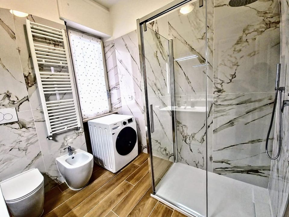 Shower, Bathroom, washing machine, dryer