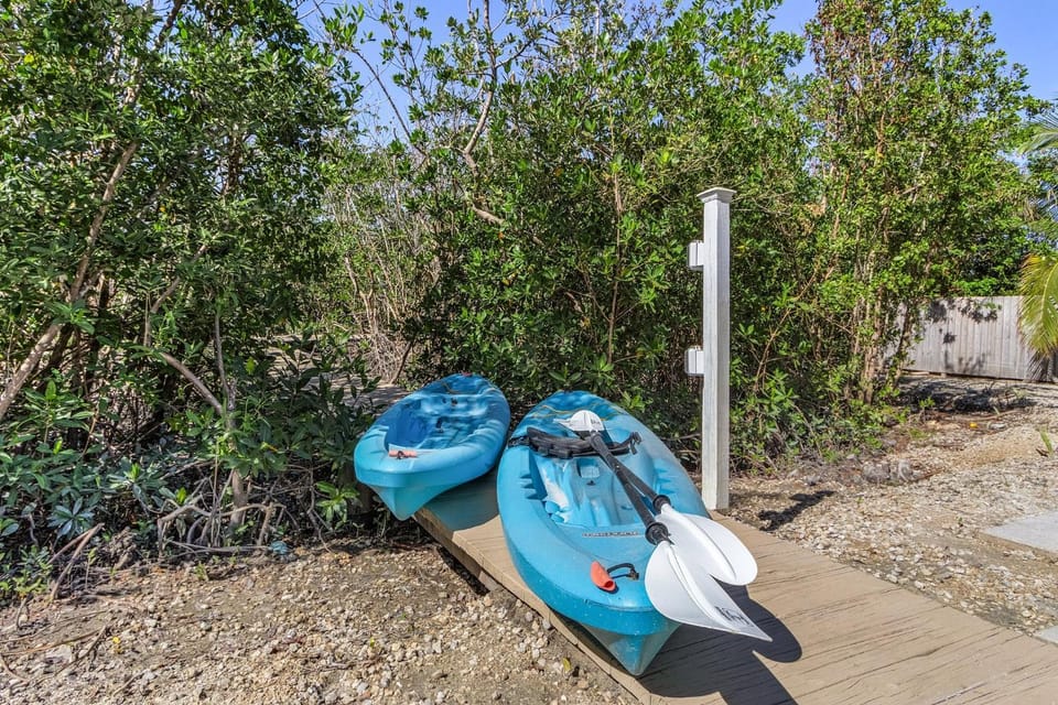 Close to Beach, Secluded Pier with Partial Bay Views - Blue Bayou A - Roelens House in Estero Island