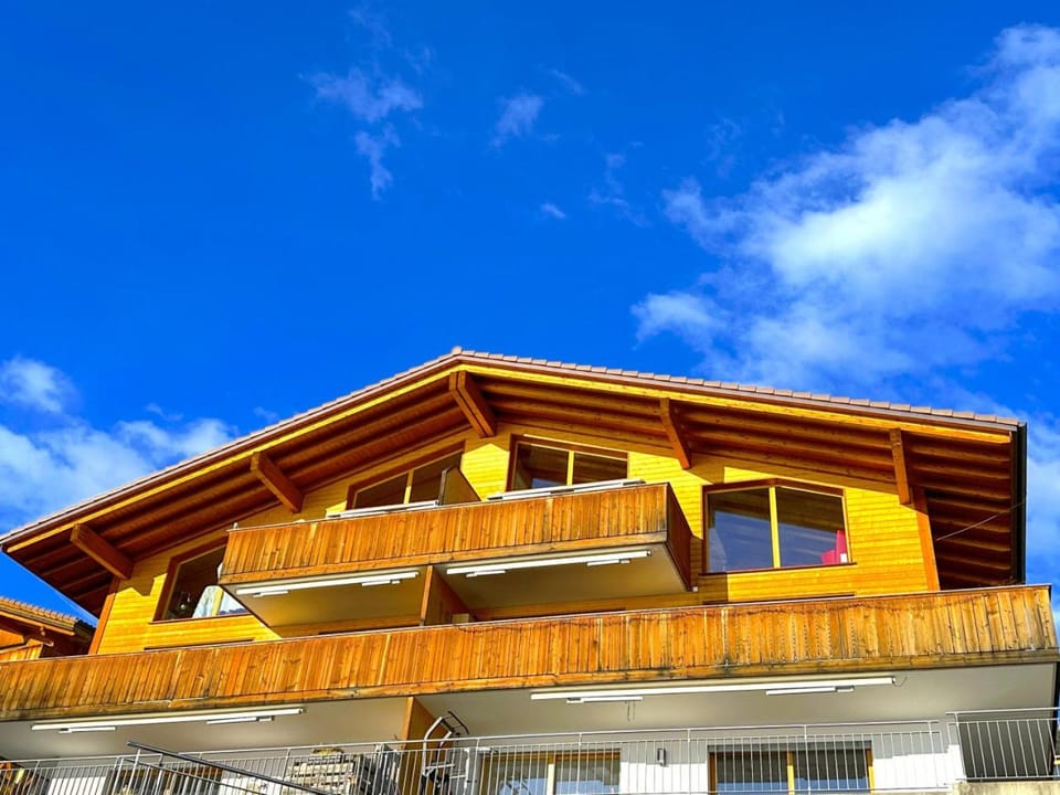 Lake Thun Alps Scenic Views and Concierge by SwissHut Apartment in Canton of Bern (Region)