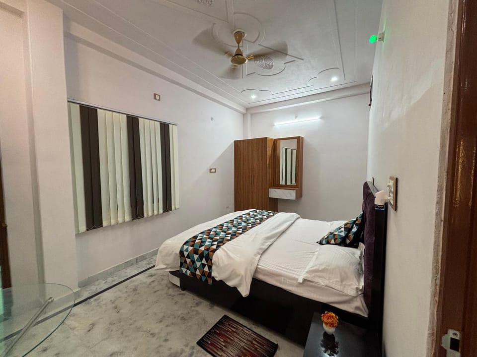 Bed, Photo of the whole room, Bedroom, wardrobe