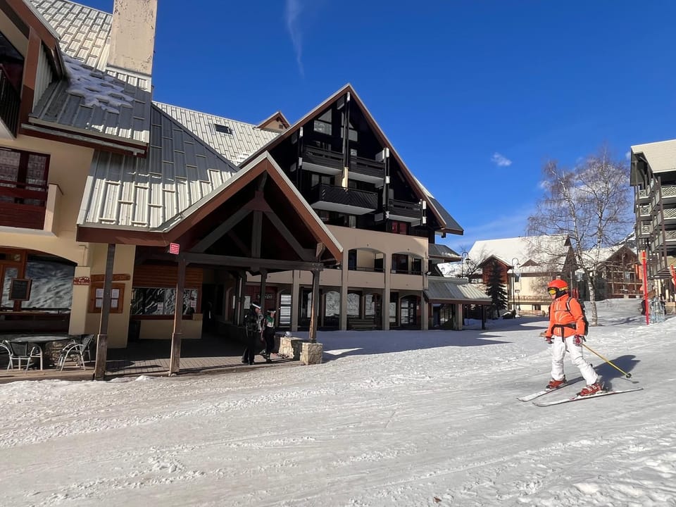 Ski in-ski out appartement in het centrum van Oz 3300 - Adelphies Apartment in Oz
