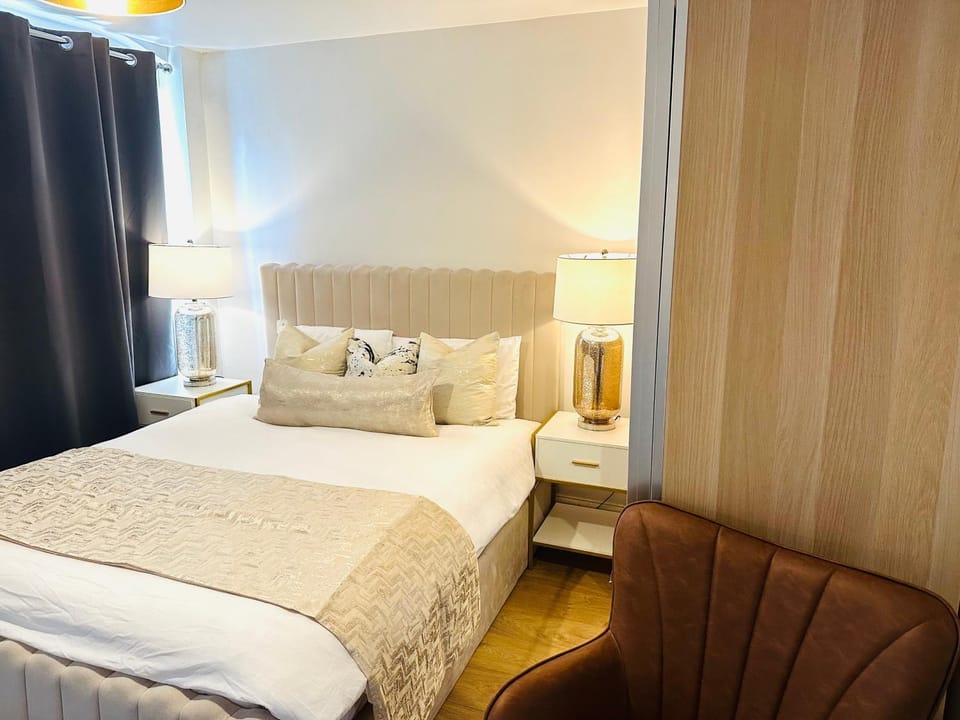 Westferry Deluxe Penthouse Apartment in London