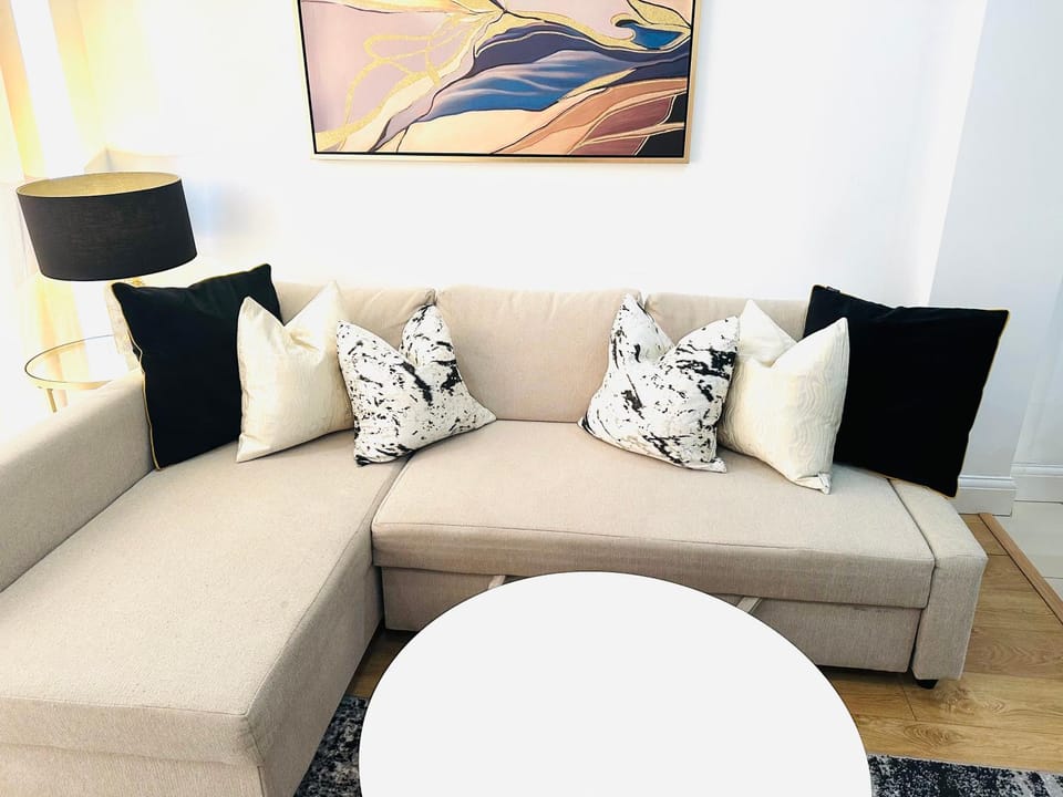 Westferry Deluxe Penthouse Apartment in London