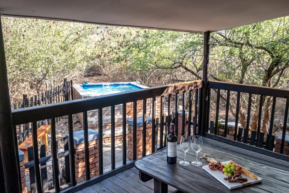 Day, Natural landscape, Balcony/Terrace, Dining area, Pool view, Swimming pool