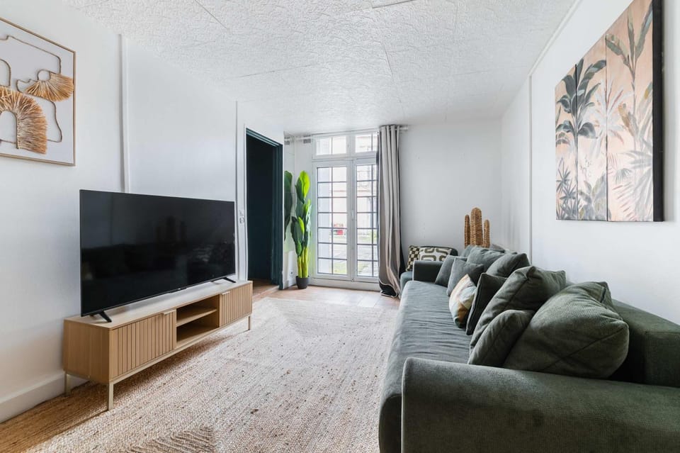 Duplex moderne proche metro - Mairie des Lilas Apartment in Paris