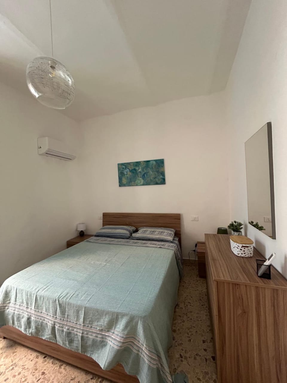 Bed, Photo of the whole room, Bedroom, air conditioner