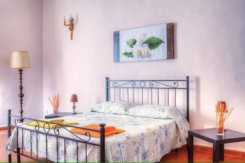 Historical building charming apartment Apartment in Florence