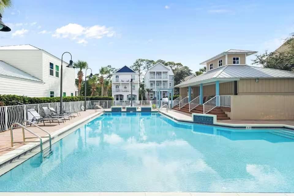 Coastal Charm 6 beds Walk to Beach Golf Cart House in South Walton County