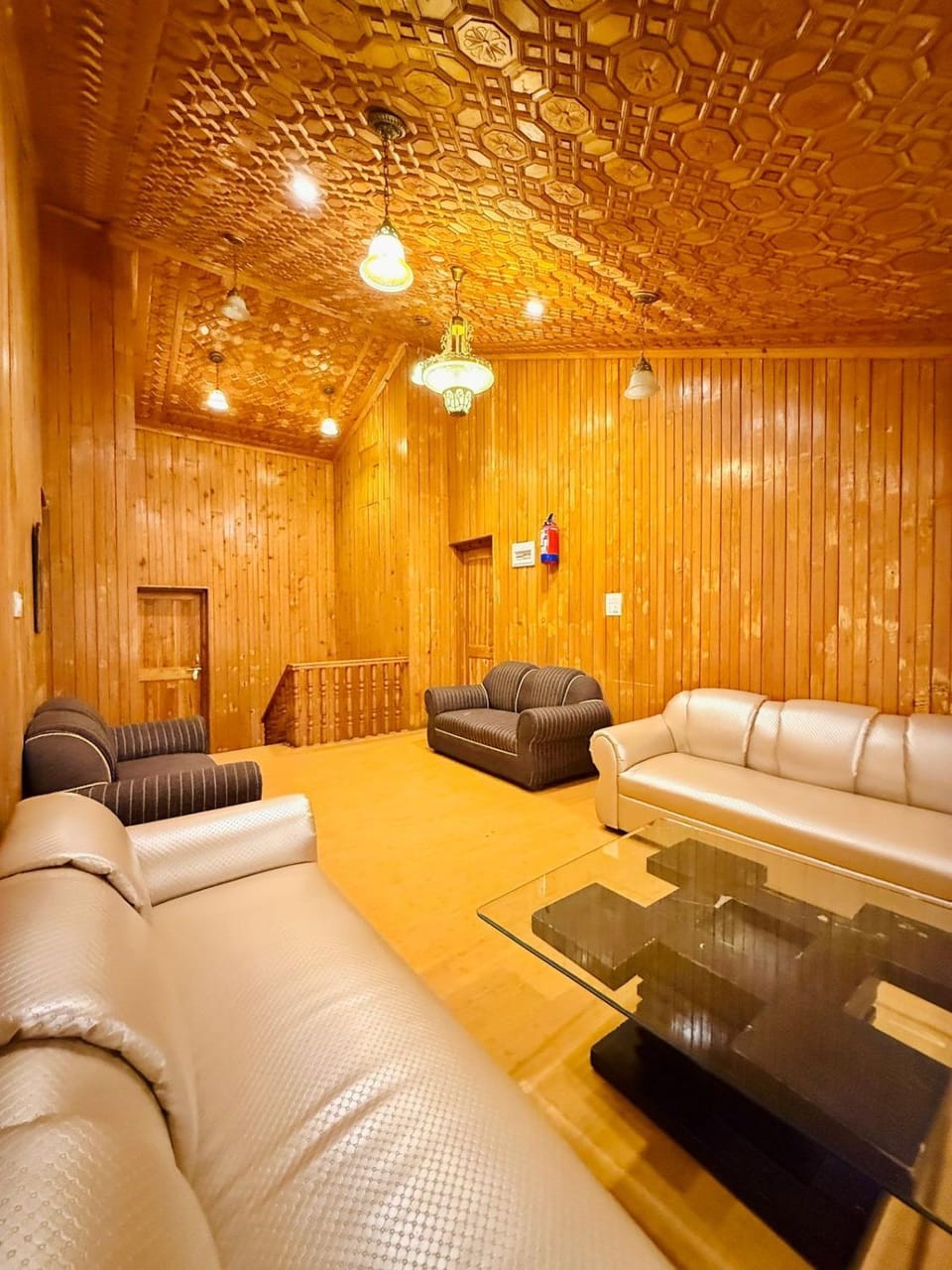 Communal lounge/ TV room