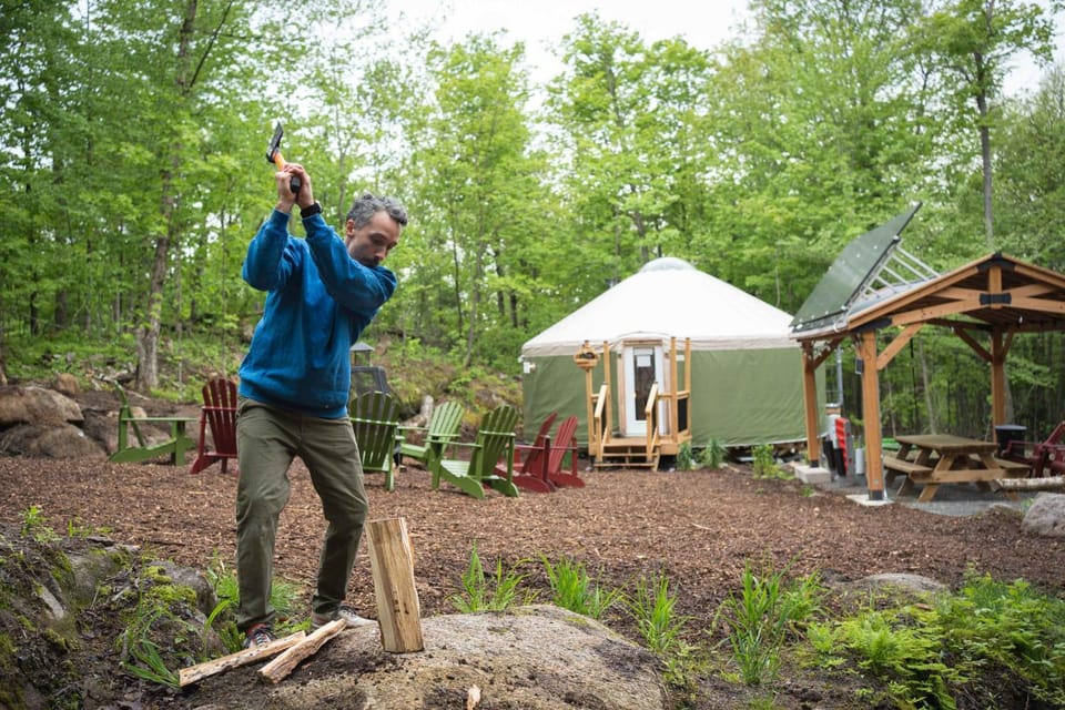 Spacious Yurt in the Woods House in Val-David