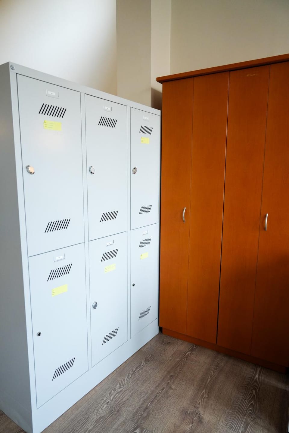 YOUR HOSTEL midi station Hostel in Saint-Gilles