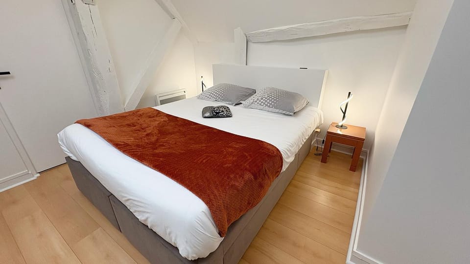 Bed, Bedroom