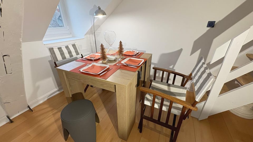 Dining area, Meals