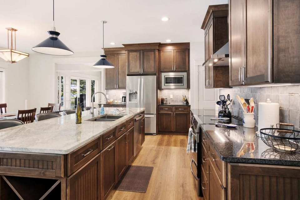 Long Lake Fox Den - Dog Friendly House in Michigan