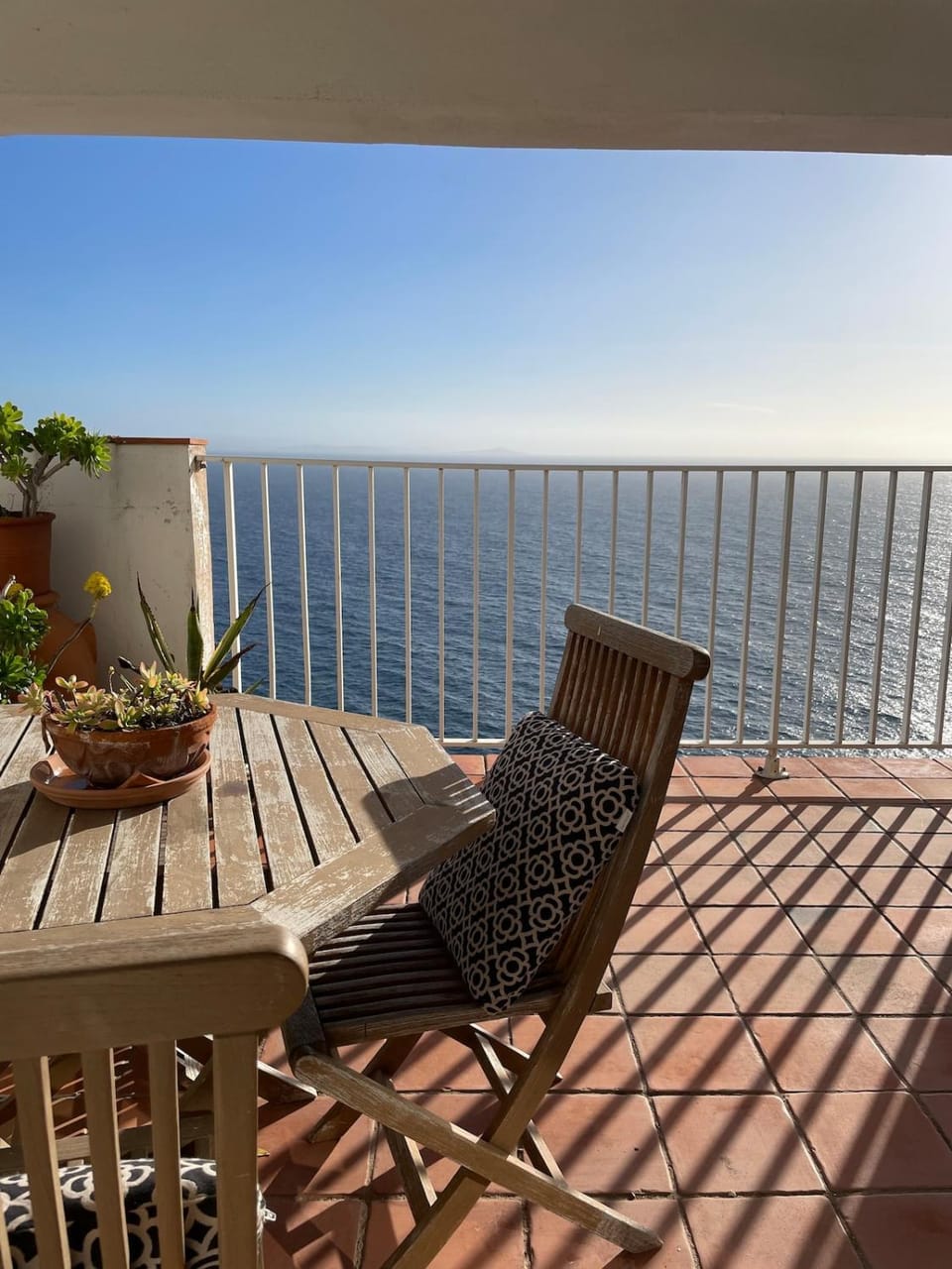 Patio, Natural landscape, View (from property/room), Balcony/Terrace, Dining area, Sea view