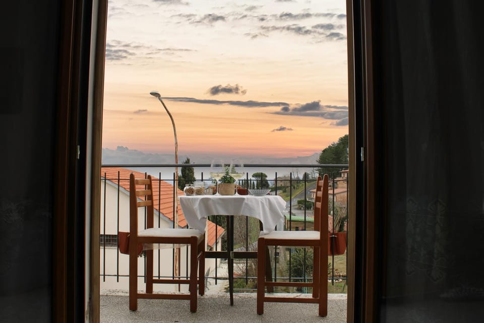 Patio, Day, Natural landscape, View (from property/room), Balcony/Terrace, Dining area