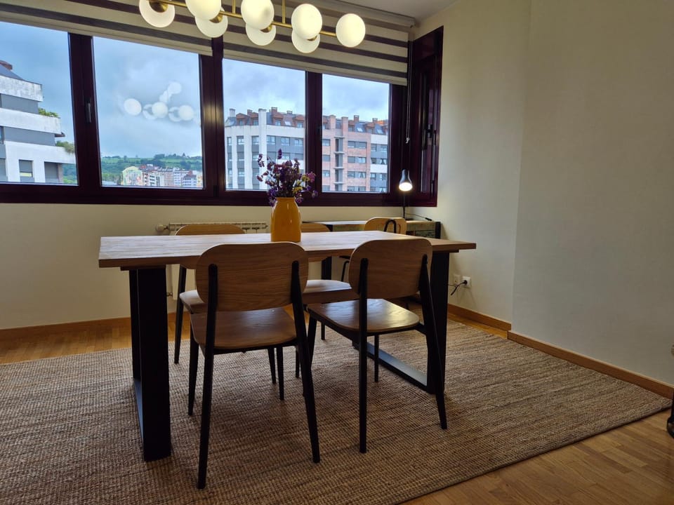 651A Siente Oviedo Apartamento Céntrico con garaje by R2R Consulting Apartment in Oviedo