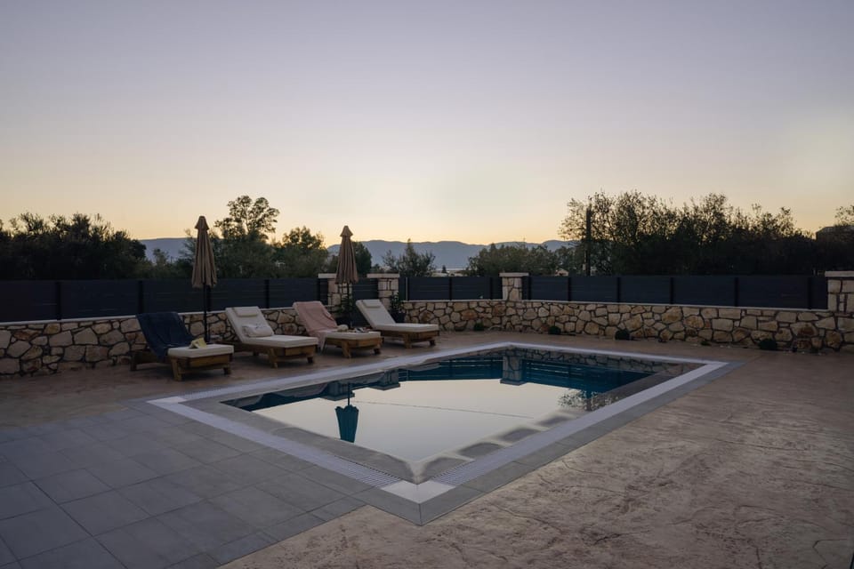 Swimming pool, sunbed