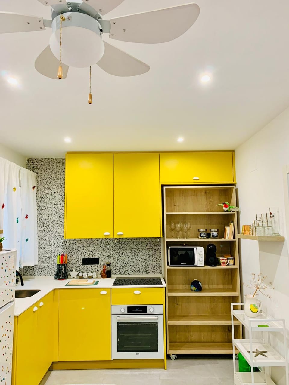 Kitchen or kitchenette, dishwasher, minibar, oven, pet friendly, stove, toaster