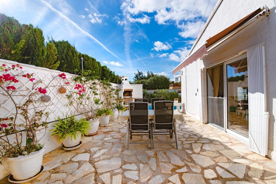 Patio, BBQ facilities, Garden, Balcony/Terrace