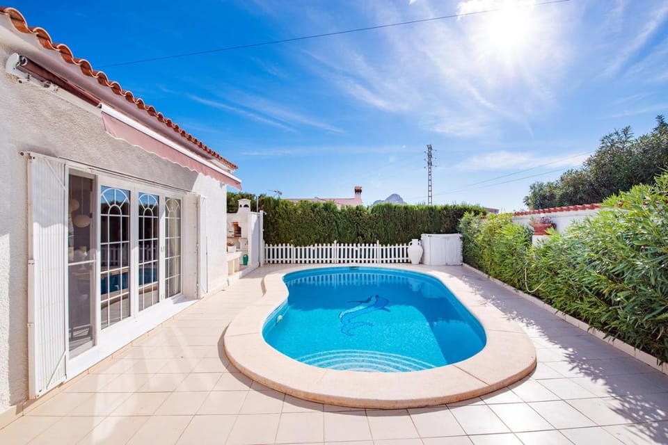 Swimming pool, Swimming pool