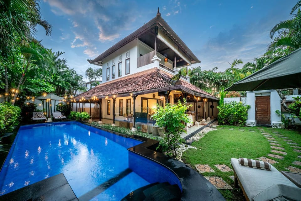 Property building, Garden, Garden view, Swimming pool