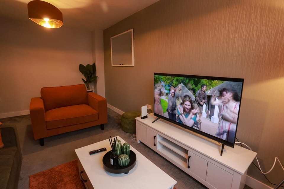 Communal lounge/ TV room