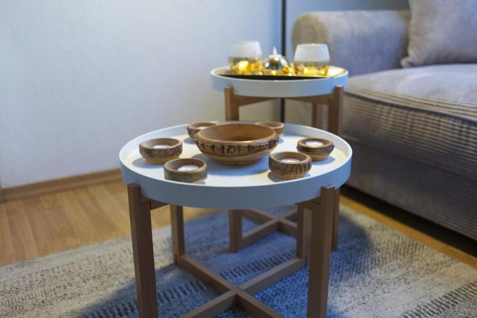 Living room, Food and drinks, Seating area