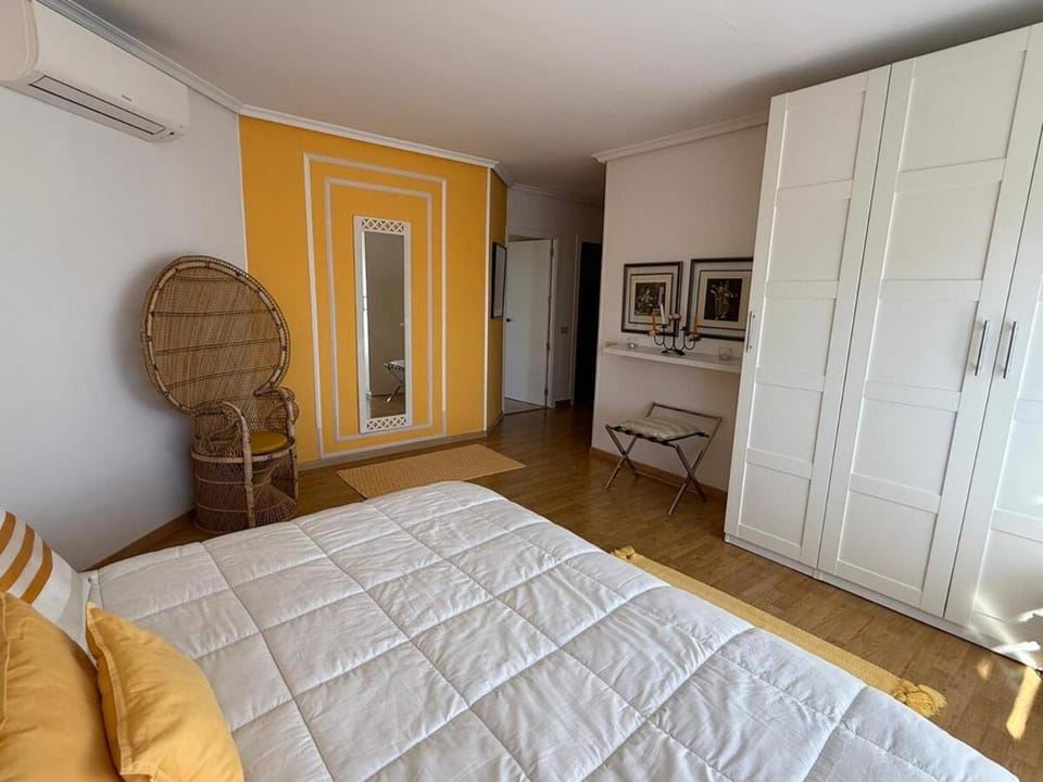 Bed, Photo of the whole room, Bedroom, wardrobe