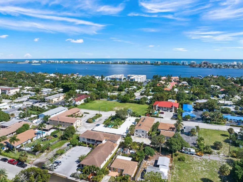 Cozy Studio in Lake Worth with Pool Complex Apartment in Lantana