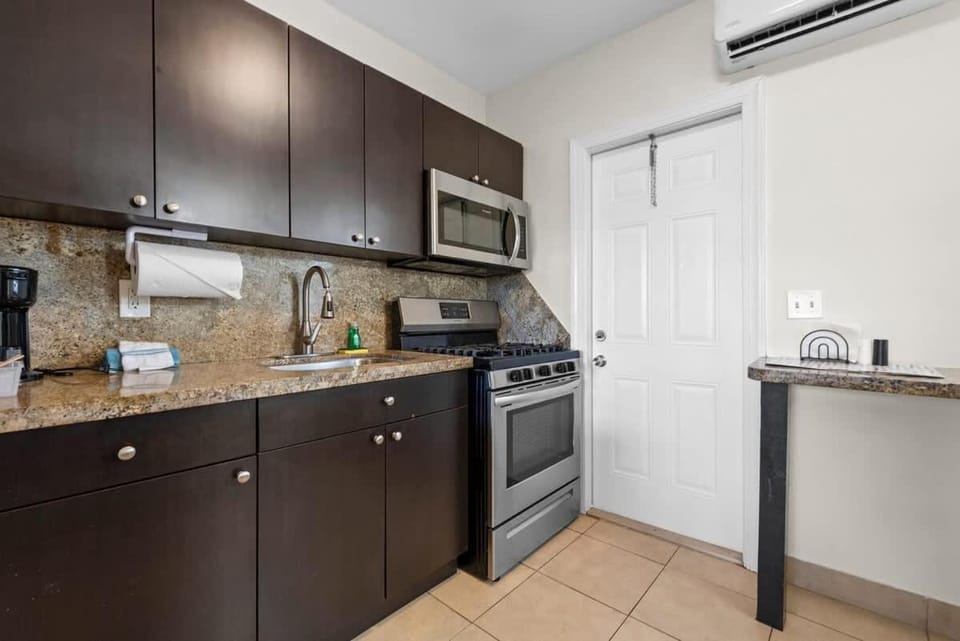 Cozy Studio in Lake Worth with Pool Complex Apartment in Lantana