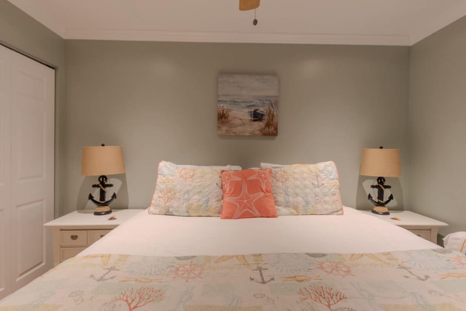 Beach 107 Luxury Condo on the Beach House in Michigan