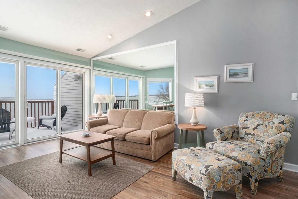 Beachside 325 Waterfront Condo House in Michigan