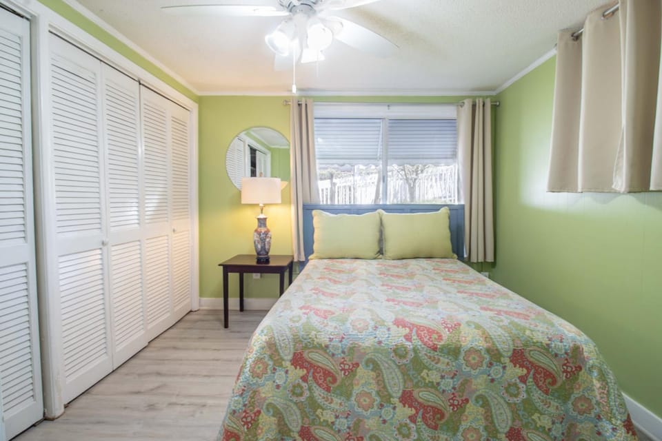 Folly Cottage Apartment in Folly Beach