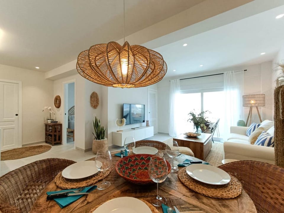 TV and multimedia, Living room, Dining area