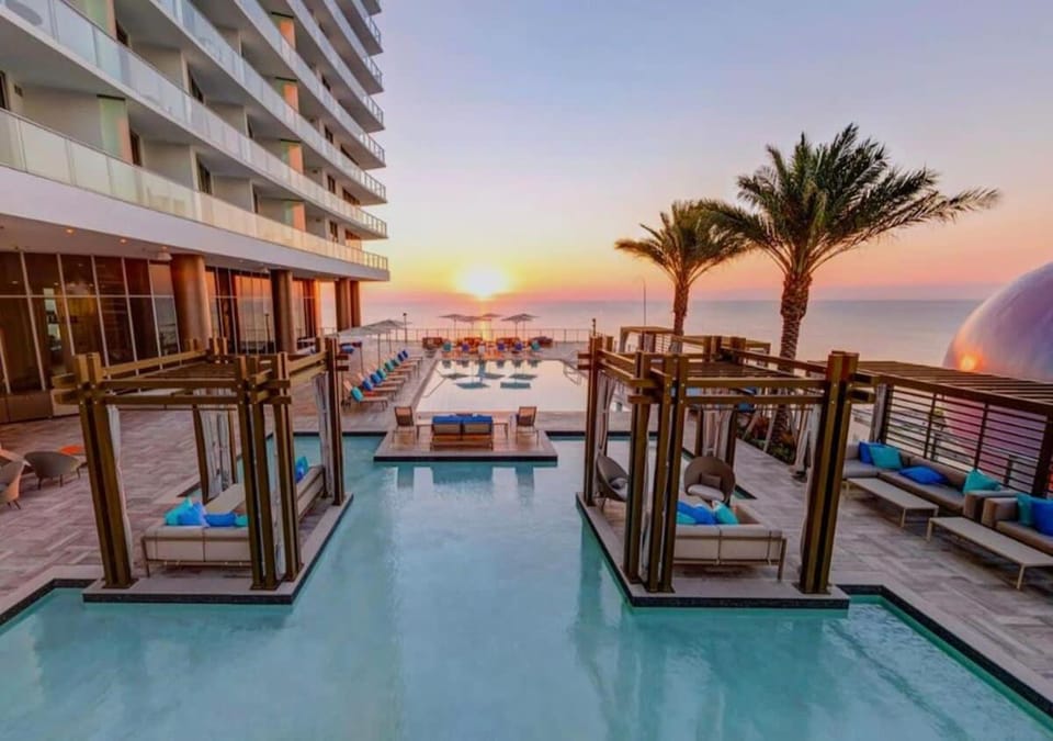 Cozy Apartment with Balcony Apartment in Hollywood Beach