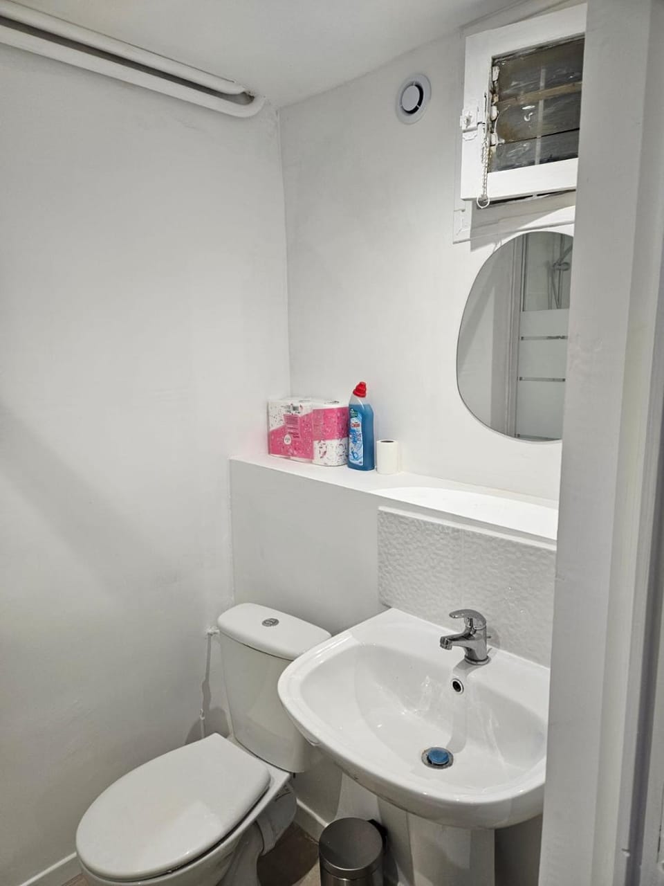 Shower, Toilet, Bathroom