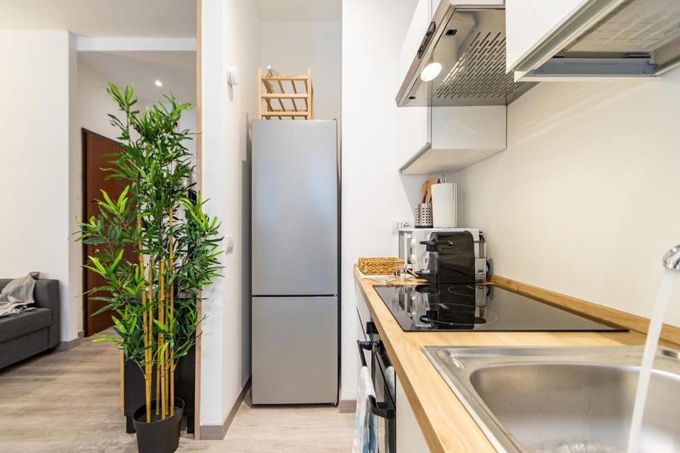 Kitchen or kitchenette, oven, stove