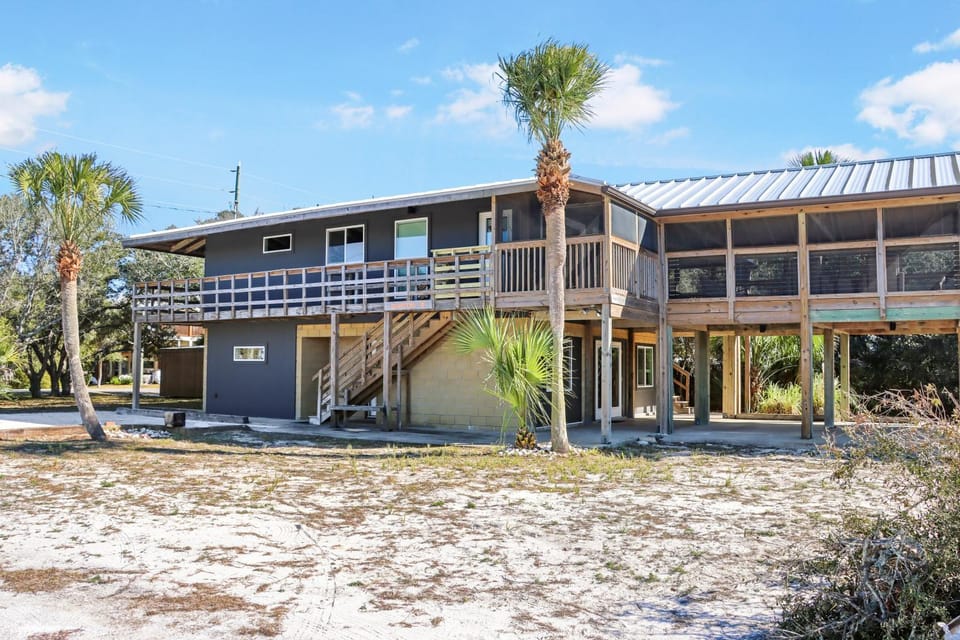 Quarters B by Pristine Properties House in Mexico Beach