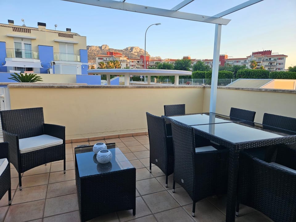 View (from property/room), Balcony/Terrace, Garden view, Mountain view