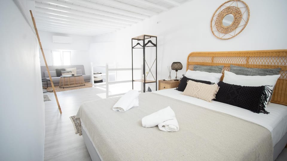 Bed, Photo of the whole room