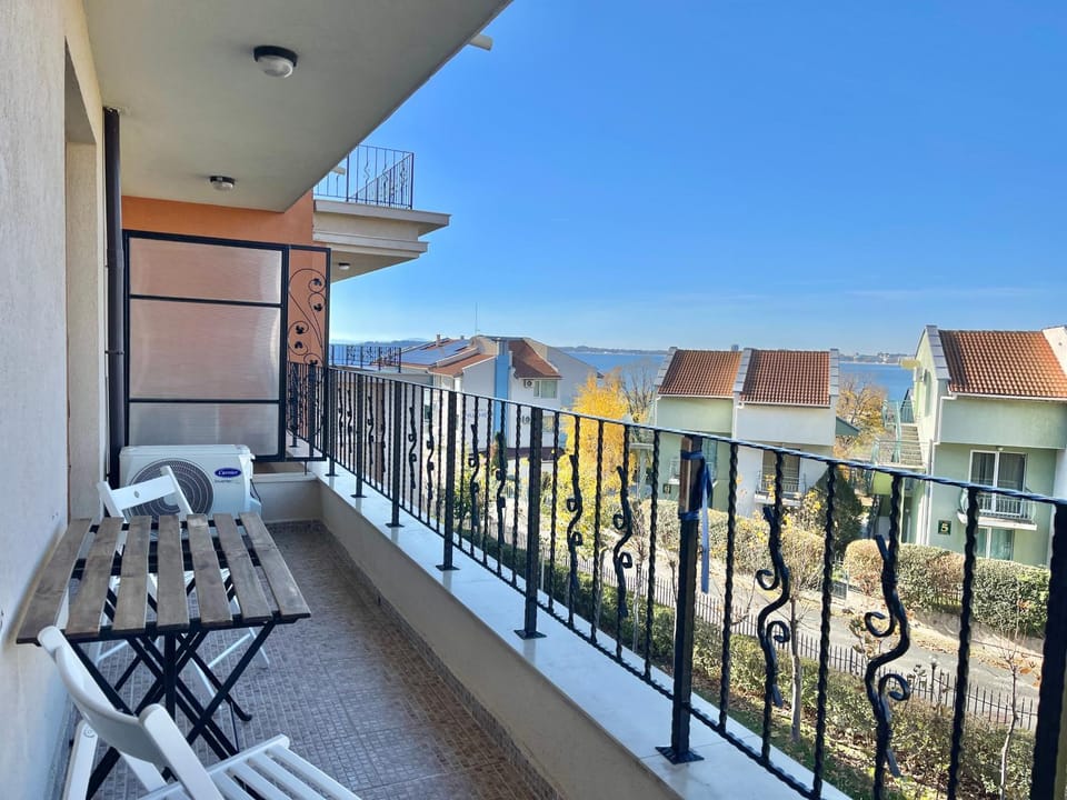 Prestige Fort Aparthotel - Private apartment - BSR - 2 Apartment in Burgas Province